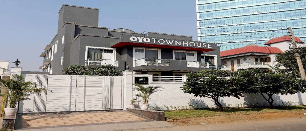 Oyo Townhouse 027 Sector 15 Gurgaon Hotel Eksteriør billede