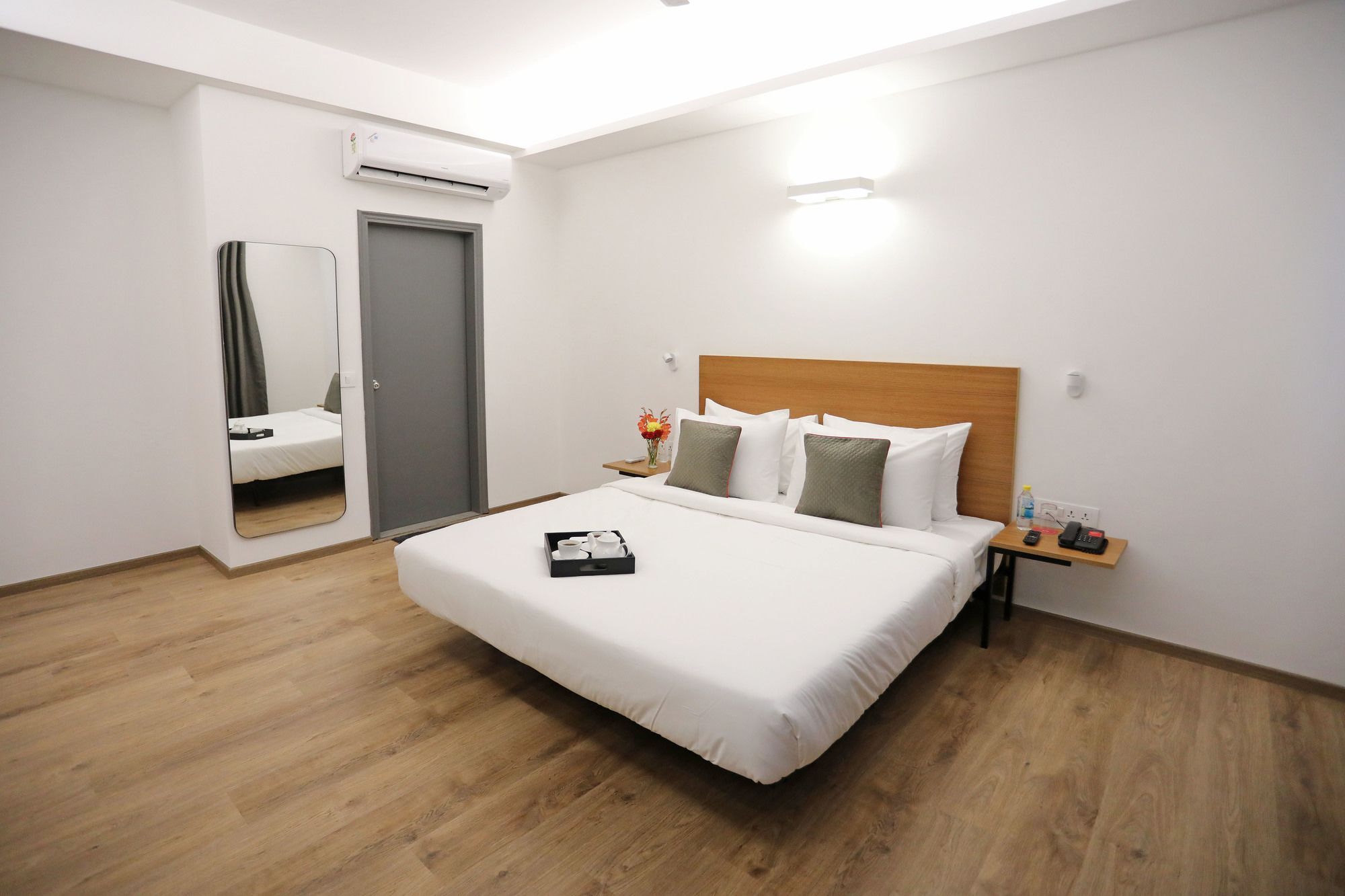 Oyo Townhouse 027 Sector 15 Gurgaon Hotel Eksteriør billede
